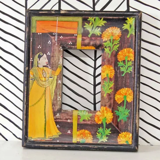 Upcycld Art Frame Marigold Lady 01