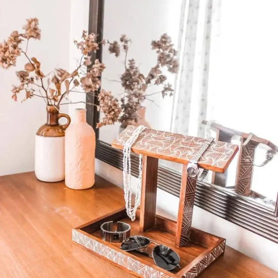 Good Vibrations | upcycled jewellery stand