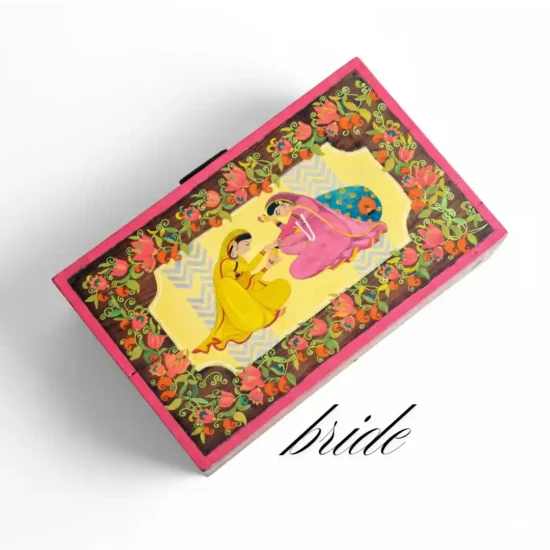 Upcycld Art Trunk Bride 01CVR